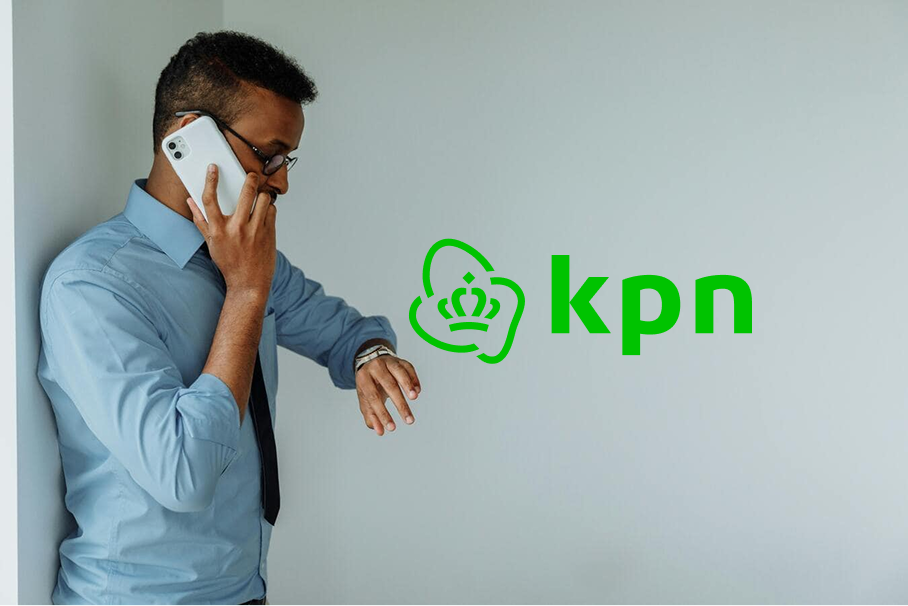 Man met telefoon en kpn logo